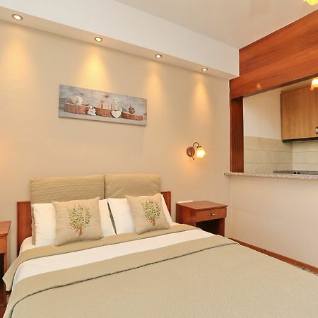 Hotel Apartment Kastoria Hanioti Exteriör bild